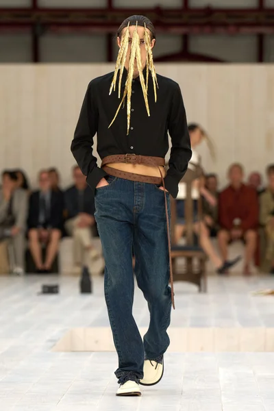 Look 44